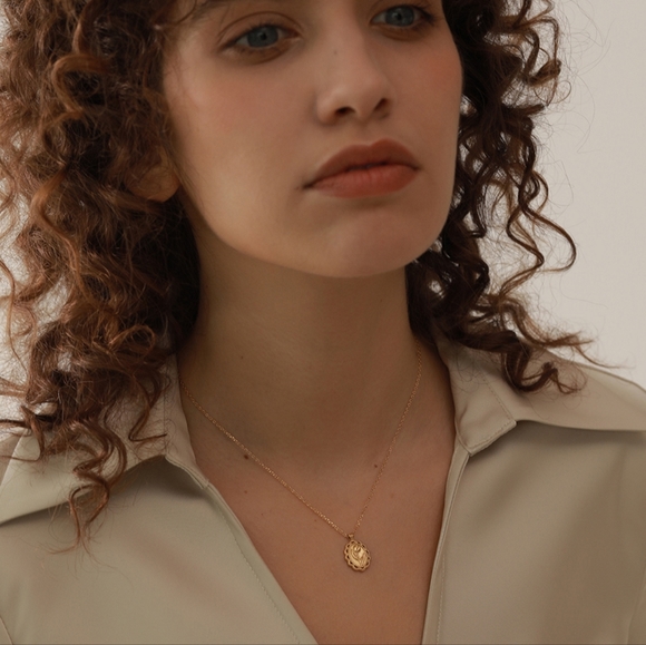 Charm Flower Pendant Necklace - Picture 8 of 8